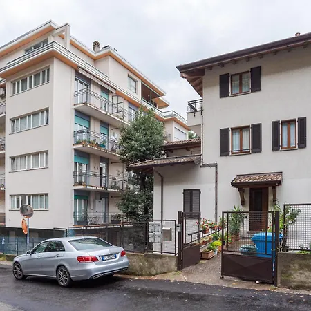 Guesthost - Pretty * Como